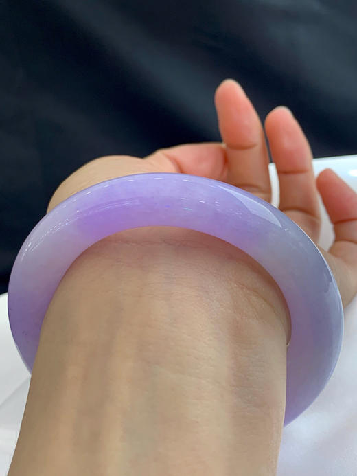 620640，58.2圈口，糯化满紫圆条福镯，几乎满全紫色，色泽浓郁，水头好 商品图4