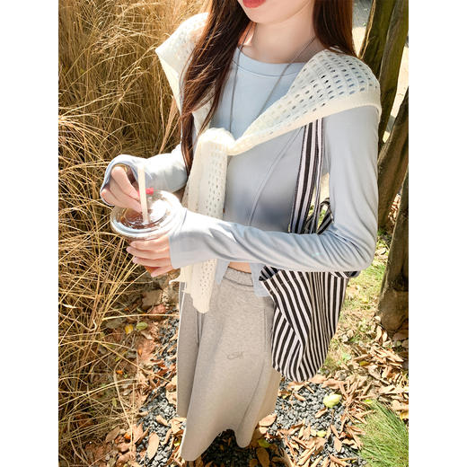 <曾小咸推荐>复古镂空针织披肩叠穿外搭坎肩 商品图3