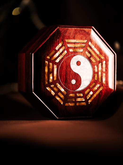 【孤品】紫檀雕刻螺钿八卦收纳盒【器悟雅玩】 商品图0