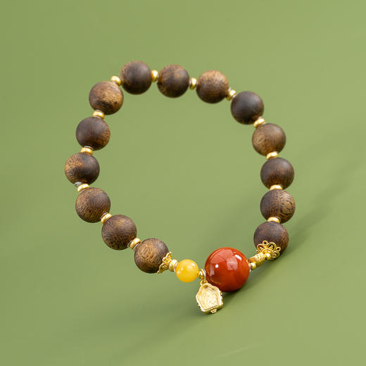 【宫里上新】“黄财财 ”莺歌绿奇楠天然南红蜜蜡手串 商品图5