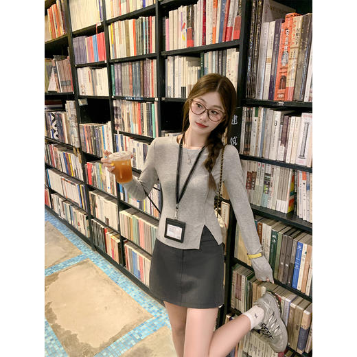 【110元任选2件】现货！简约纯色开叉长袖T恤打底衫 商品图2