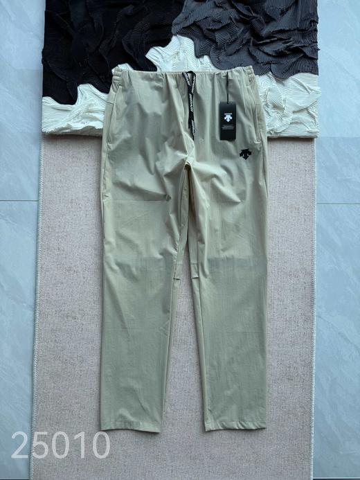 点此购买 迪桑特综训运动健身男士户外休闲梭织运动速干长裤 LL 325712 商品图3