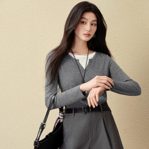 【严选】诗凡黎天丝羊毛假两件T恤2025秋新款慵懒V领修身显瘦长袖针织上衣7G8101581 商品图2