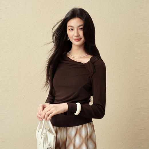 【严选】诗凡黎优雅修身针织打底衫2025秋新款扭结长袖T恤设计感收腰上衣7G3100151-4 商品图2