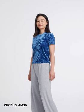 2楼素然光泽丝绒修身T恤吊牌价795