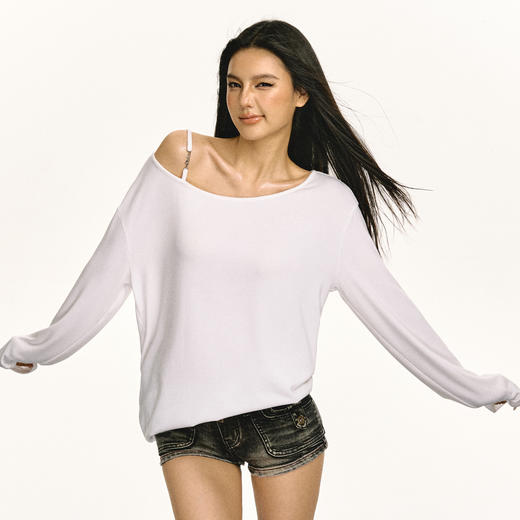 Ariseism 美式设计感斜肩长袖T恤女春季新款辣妹修身内搭露肩上衣 商品图4