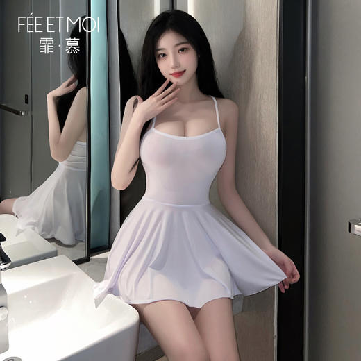 【情趣内衣】霏慕 爽滑冰丝性感简约吊带裙6625 商品图2