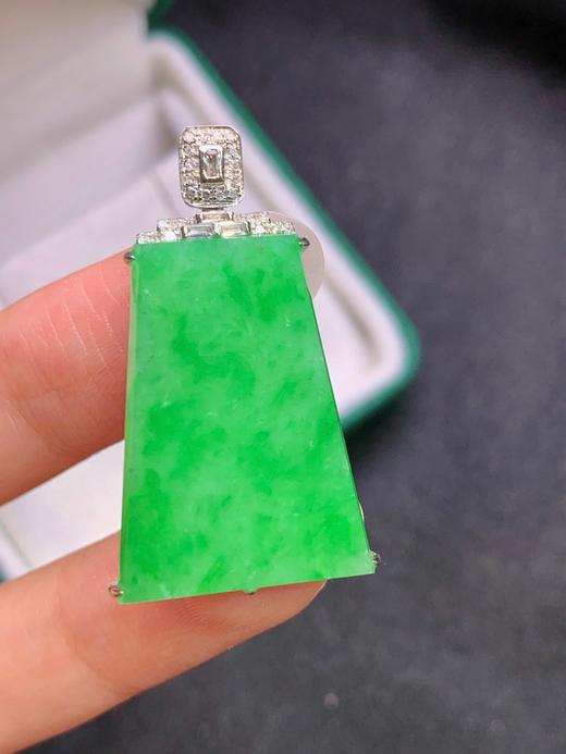 无事牌翡翠吊坠 商品图1