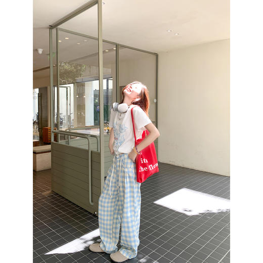 【110元任选2件】最后一波现货！韩系休闲印花白色正肩T恤 商品图4