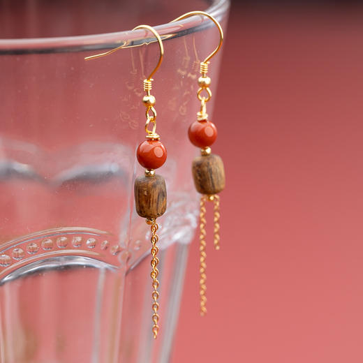 【宫里上新】“鸿运当头”莺歌绿棋楠南红流苏耳环 商品图3