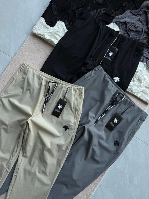 点此购买 迪桑特综训运动健身男士户外休闲梭织运动速干长裤 LL 325712 商品图10