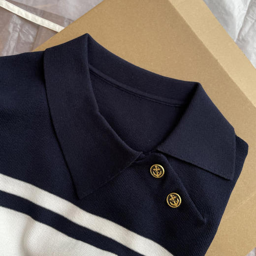 老渠道货T恤！！柜上1k，夏季轻薄POLO领斜门襟条纹针织T恤上衣女款！ 商品图2