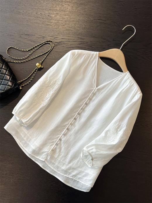 灵动呼吸感三季好穿苎麻重工刺绣V领衬衫 商品图12