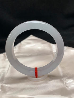 620644，55.6圈口，白冰正圈平安镯，种水好，冰透有光感