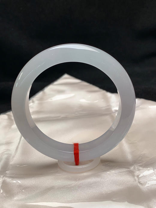 620644，55.6圈口，白冰正圈平安镯，种水好，冰透有光感 商品图0