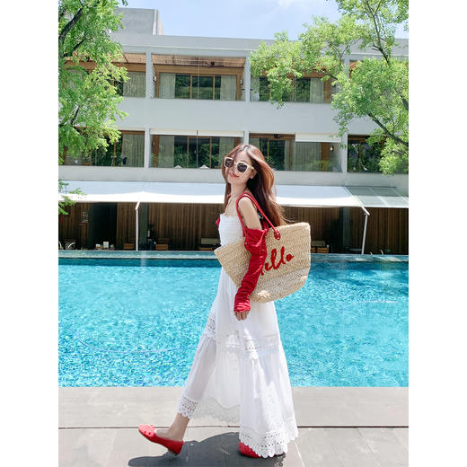 <曾小咸推荐>法式蕾丝镂空花边白色吊带连衣裙 商品图2