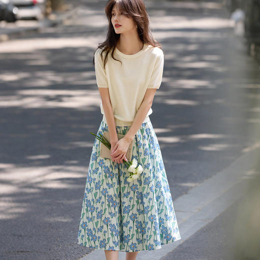 【专属特价】熙世界夏季女套装2025年新款亚麻薄纱针织衫植物印花半身裙两件套 商品图3