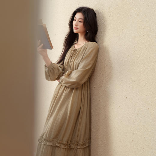 【严选】诗凡黎莱赛尔肌理感气质连衣裙25秋新款打揽收腰系带圆领长袖裙子7G8190771 商品图4