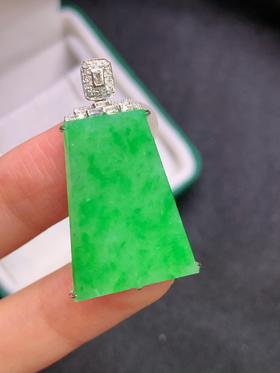 无事牌翡翠吊坠