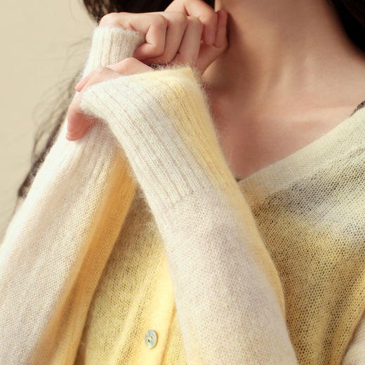 【严选】诗凡黎浪漫法式奶油黄晕染针织开衫2025秋新款优雅温柔软糯上衣女7G7332121 商品图3