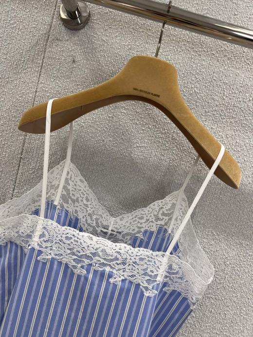 缪缪 25Ss春夏新款 蕾丝拼接蓝白条纹吊带裙（ZY*MM） 商品图7