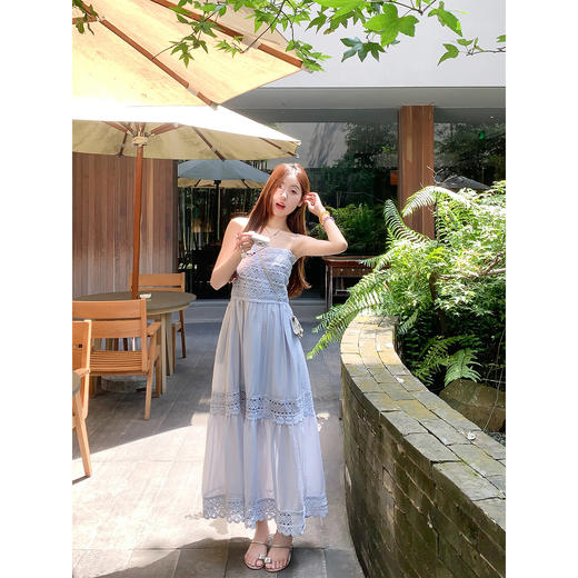 <曾小咸推荐>法式蕾丝镂空花边白色吊带连衣裙 商品图3