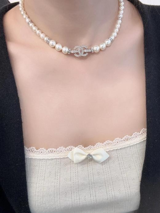 香奈儿 满钻银c珍珠/透明珠项链（XJ） 商品图3