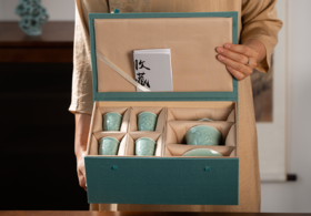 雷慧仙兰花盖碗四杯