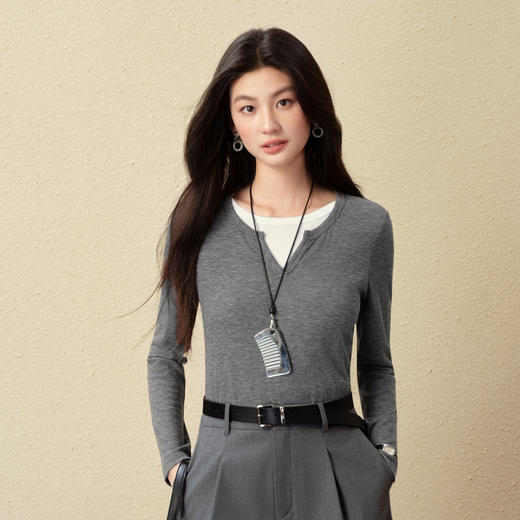 【严选】诗凡黎天丝羊毛假两件T恤2025秋新款慵懒V领修身显瘦长袖针织上衣7G8101581 商品图0