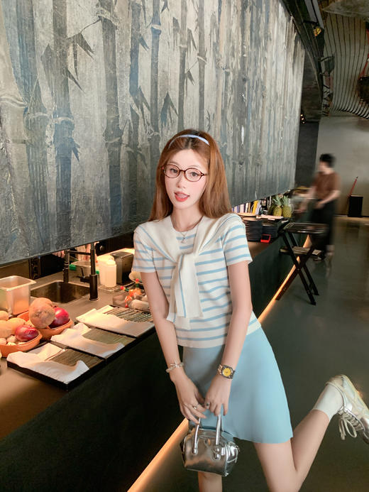 <曾小咸推荐>现货秒杀！卖完不补 ！微信打折价！披肩条纹针织T恤 日常169.99 立减80 秒杀89.99！ 商品图6