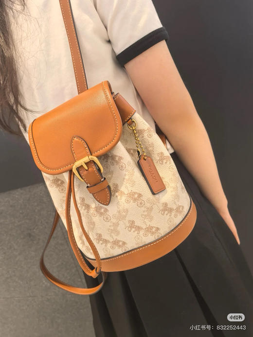 731-2 免带渠道货 客气mini双肩包 复古精致时髦 轻便能装 解放双手 商品图2