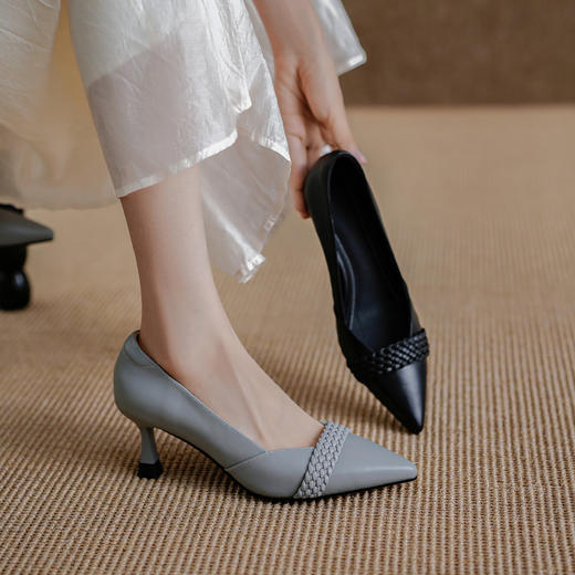 【预售5天】头层牛皮尖头浅口单鞋女细跟春秋新款编织带高跟女鞋FDME&FD9221 商品图0