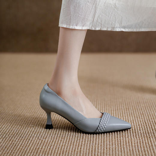 【预售5天】头层牛皮尖头浅口单鞋女细跟春秋新款编织带高跟女鞋FDME&FD9221 商品图2