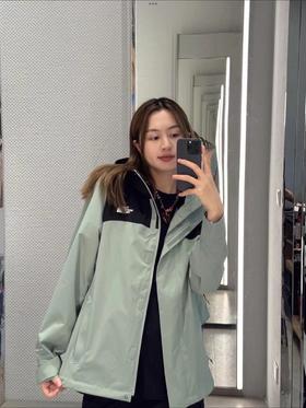 【云粉节】6楼The North Face北面经典冲锋衣 ，吊牌价1698元