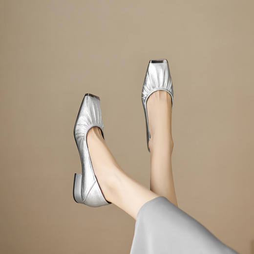 【预售5天】新款褶皱羊皮金属方头粗跟单鞋女真皮浅口低跟舒适百搭女鞋YS&3816 商品图3