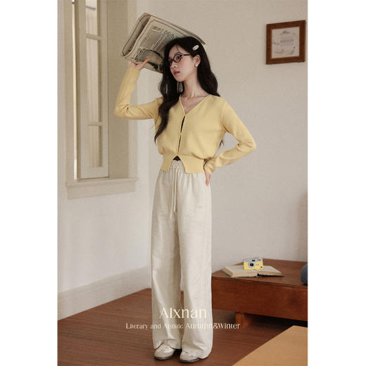 【65折秒杀】鹿向南「漫卷时光」百搭米白色宽松休闲裤女初秋显瘦垂感直筒长裤L56821 商品图3