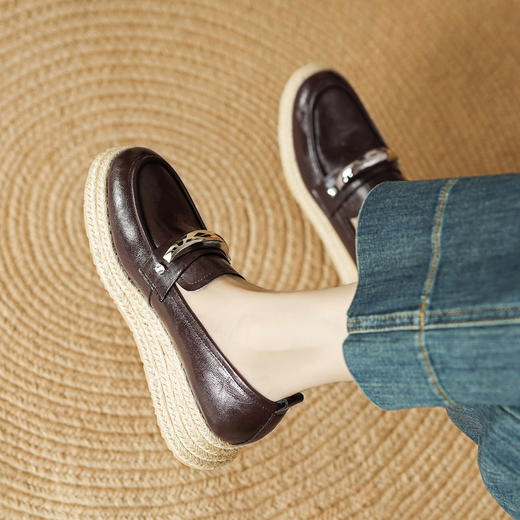 【预售5天】高颜值法式单鞋女深口春秋圆头中跟平底真皮坡跟棕色乐福鞋MLD&AM806 商品图3