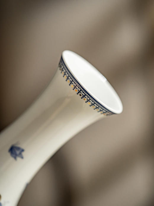 新品 |  富玉景德镇陶瓷花瓶中式青花玲珑客厅插花高档家居摆件花漫天球瓶 商品图3