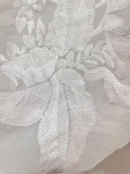 【MYBL】8899双层欧根纱超美新中式刺绣蕾丝边侧开叉马甲-喜出 商品图3