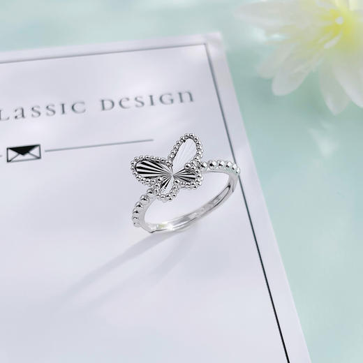 【限时8.8折】【线上铂金馆】PT950 #九紫离火 铂金空心活口边珠翩翩起舞蝴蝶戒指女戒(PTJZ00061)预售产品下单后不退款不退货不换货不补差价) 商品图0