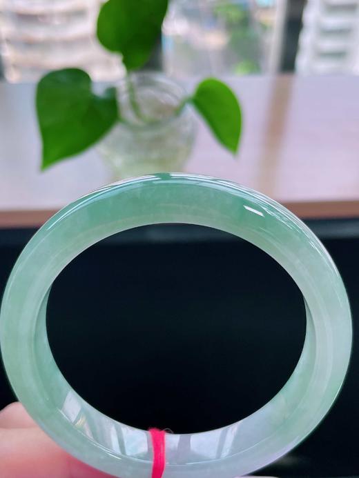 56圈口正圈翡翠手镯 商品图1