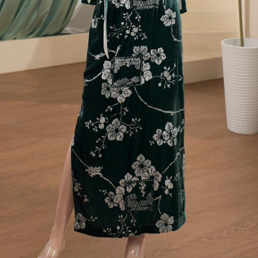 【林栖设计小店】生活在左真丝丝绒上衣半裙套装RS432J85-RS432582 商品图4