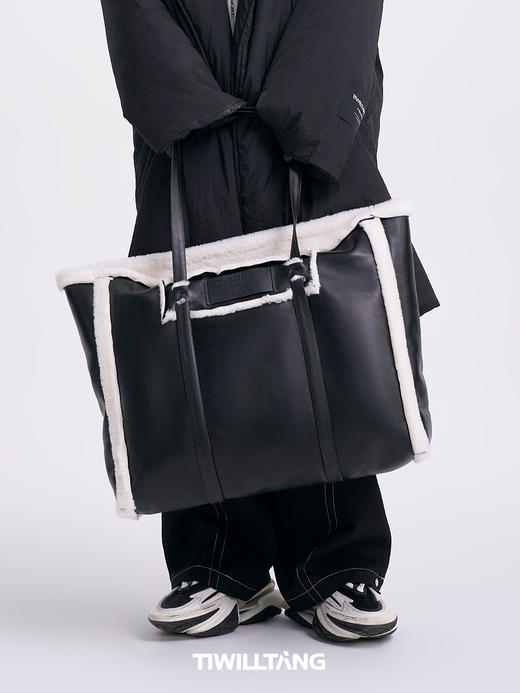 启世录TIWILLTANG“嬛宇墨境”皮毛一体撞色拼接单肩包 商品图2