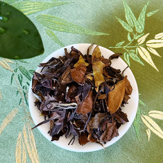 【买一得二】[ 口粮茶 ]  弘春凝香十载老白茶150克/两罐 商品图2