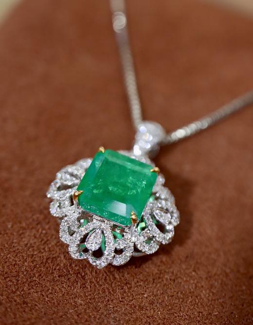 2.47ct刻面祖母绿吊坠 商品图5