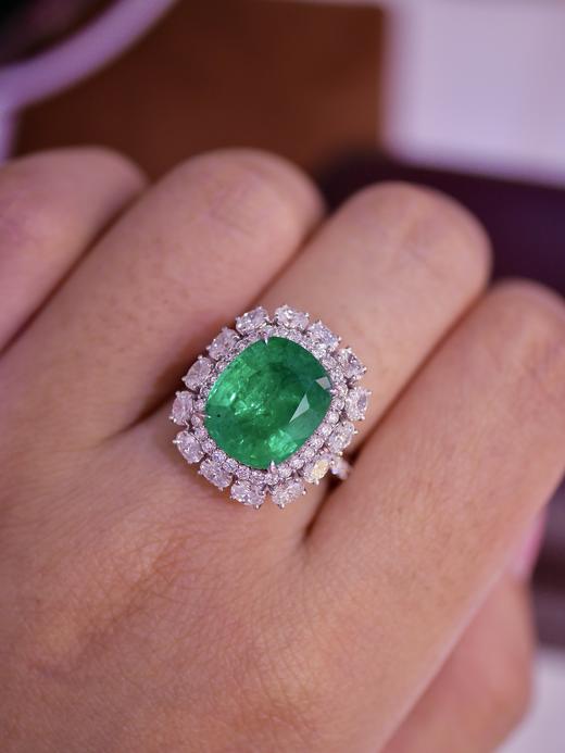 5.75ct刻面祖母绿戒指 商品图4