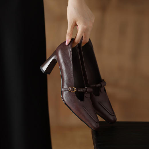 【预售5天】时尚百搭圆头丁字带高粗跟浅口单鞋女新款秋季小皮鞋黑棕色QQJFG&JZ-1922F 商品图1