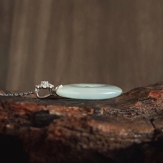 【天然正品】A货翡翠AU750收藏级白金镶钻镶天然细腻白色高冰种平安扣翡翠吊坠项链36.6*27.8*5.0MM（皆取最大值）女士现售价：14800！310725XY18 商品图4