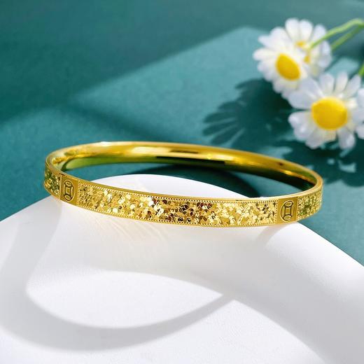 【限时克减150元】足金999.9 #超轻 #CNC #碎碎冰 精品空心铜钱图案固口手镯（面宽约5.4-5.8mm，厚约2.1mm）(AISZ00697-2)预售产品下单后不退款不退货不换货不补差价 商品图1