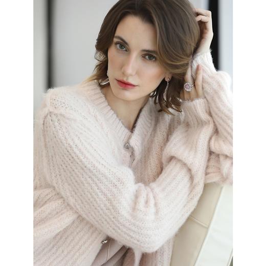 COCOBELLA温柔通勤仿牦牛绒裸领毛衣质感水晶扣针织衫MZ3151 商品图2